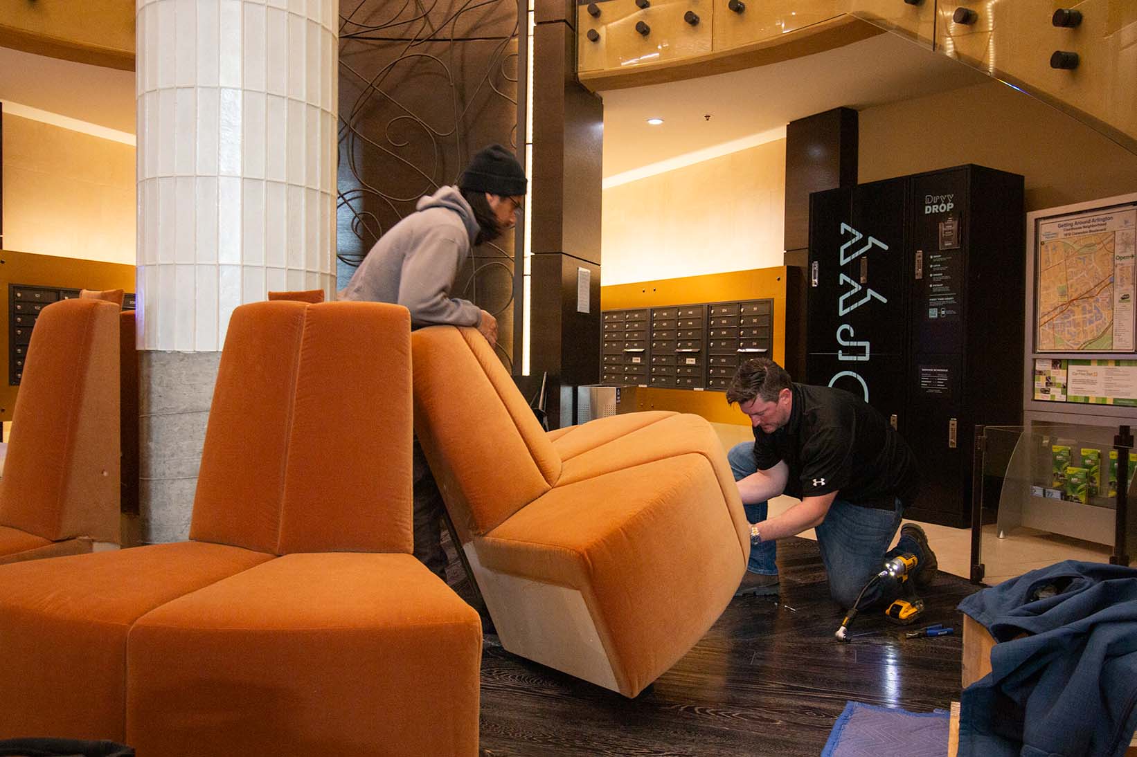 Page image banquette install