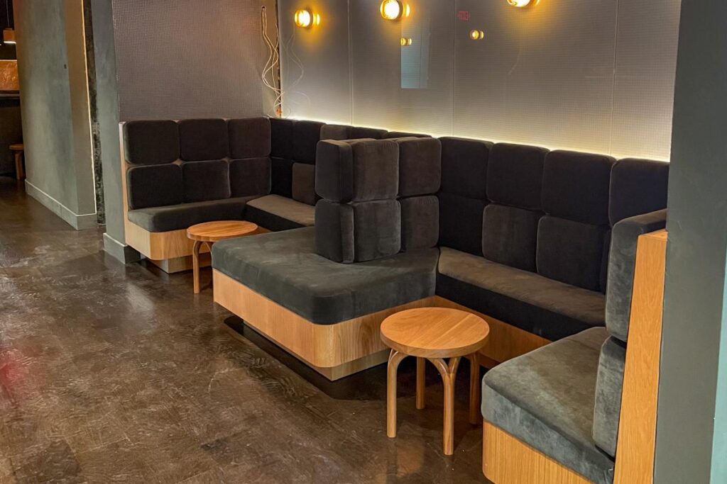 U shaped banquette seating